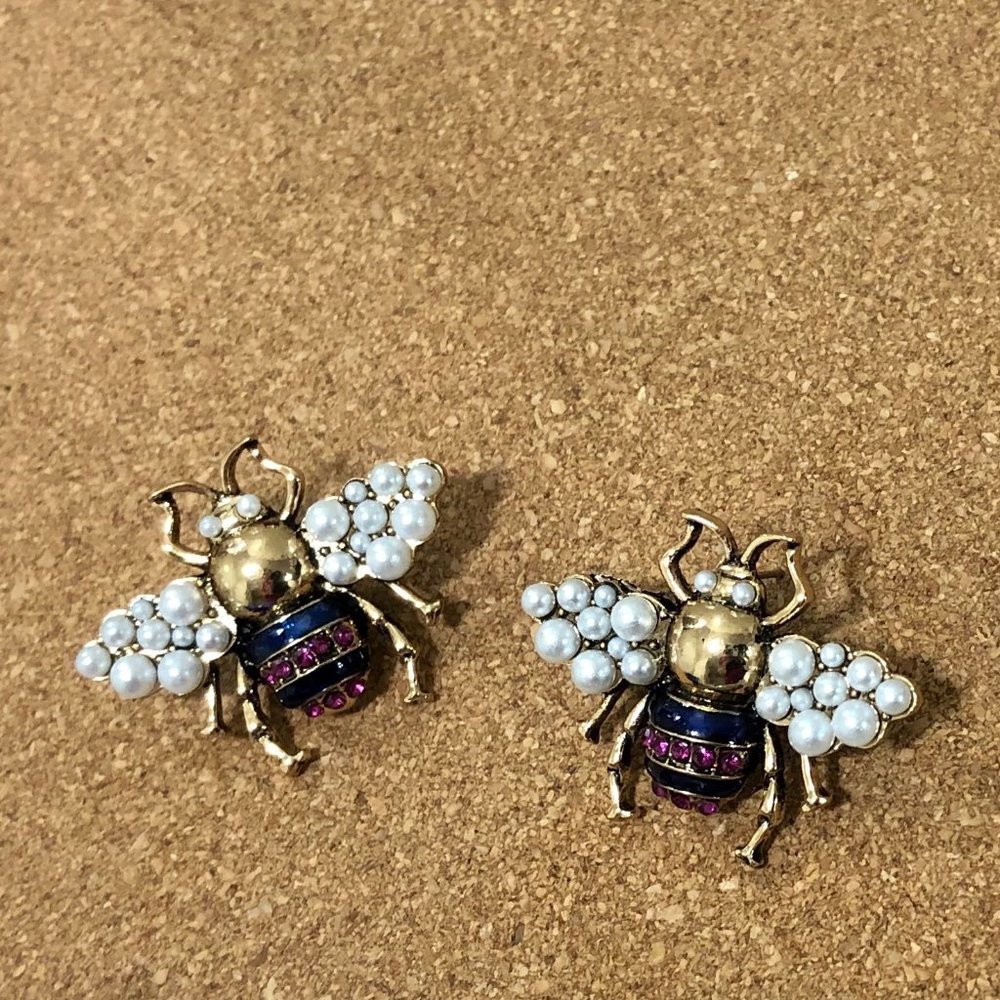 Bee Earrings Faux Pearls Crystal Rhinestone Gold Tone E15